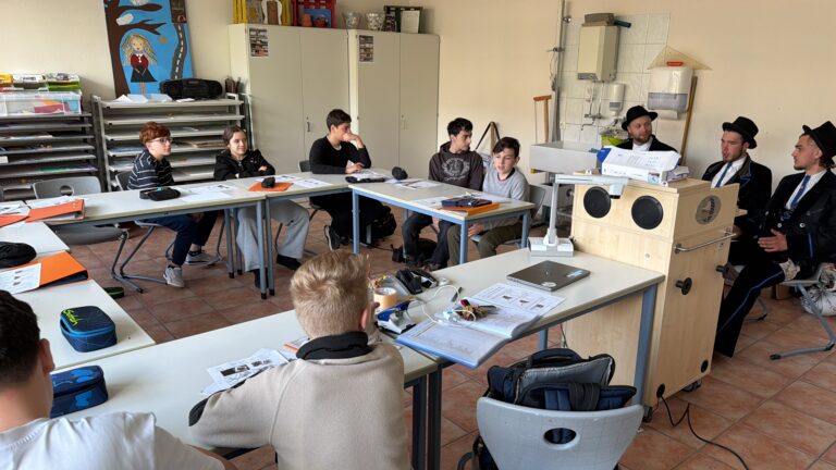 5D44630B-A2BA-49A3-BF01-3AA99C1100C7